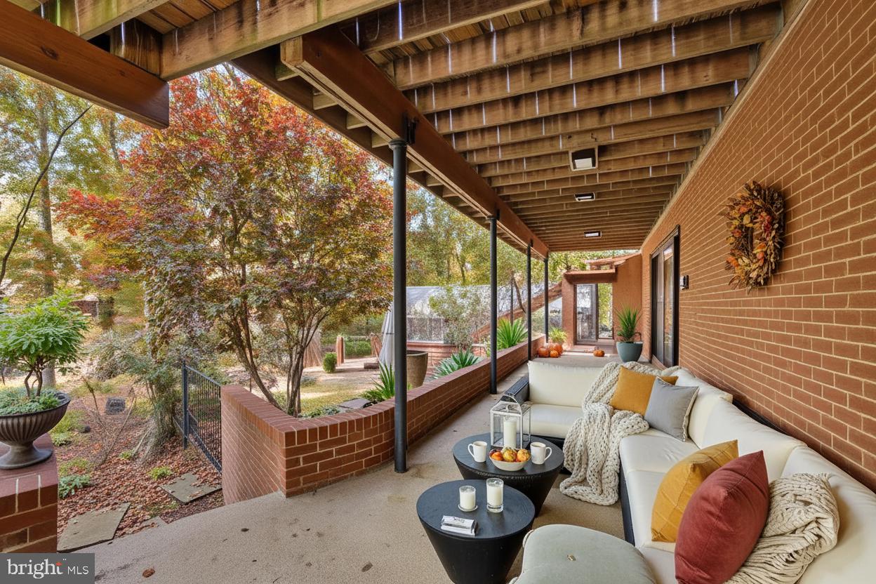 TANTALLON ON THE POTOMAC - Residential