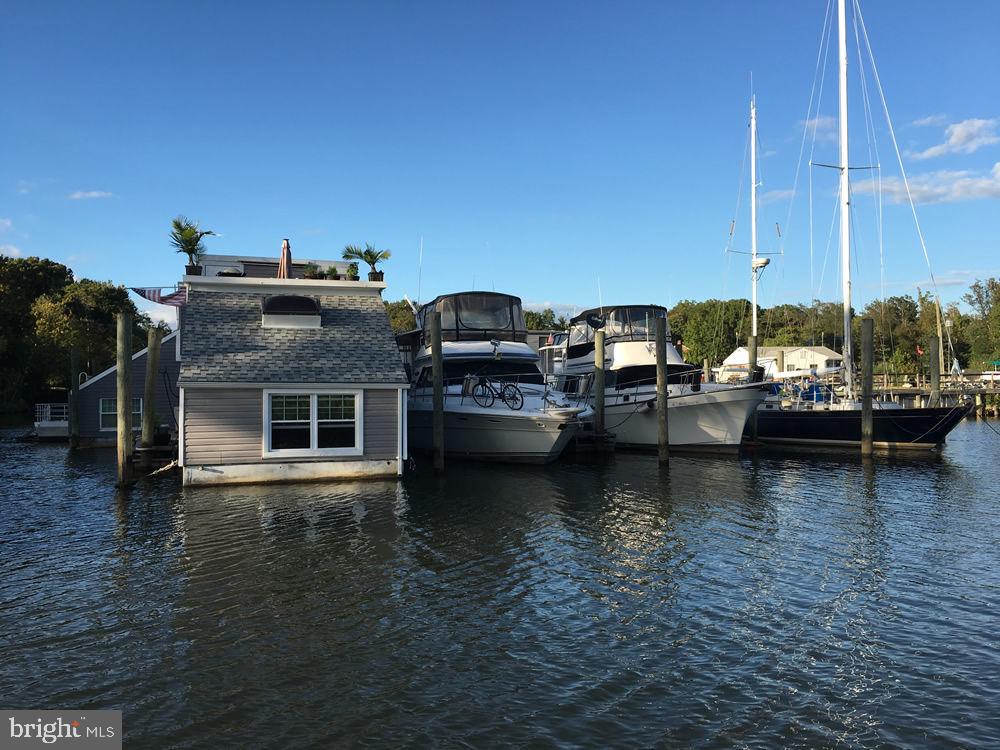 TANTALLON ON THE POTOMAC - Residential