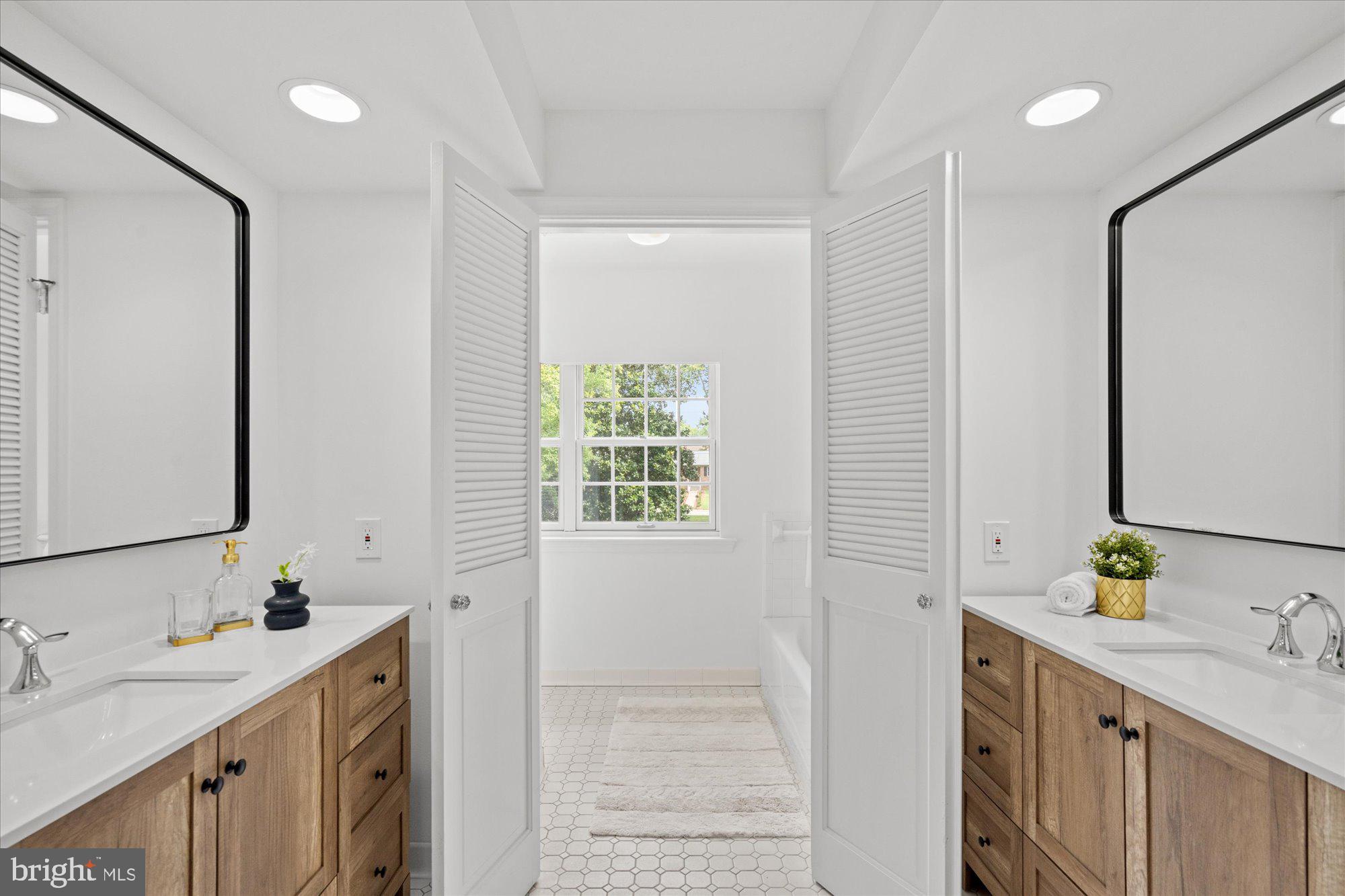 TANTALLON ON THE POTOMAC - Residential