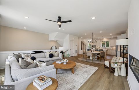 Townhouse For Sale - 1138 Crested Wood Drive<br/> LAUREL, MD 20724