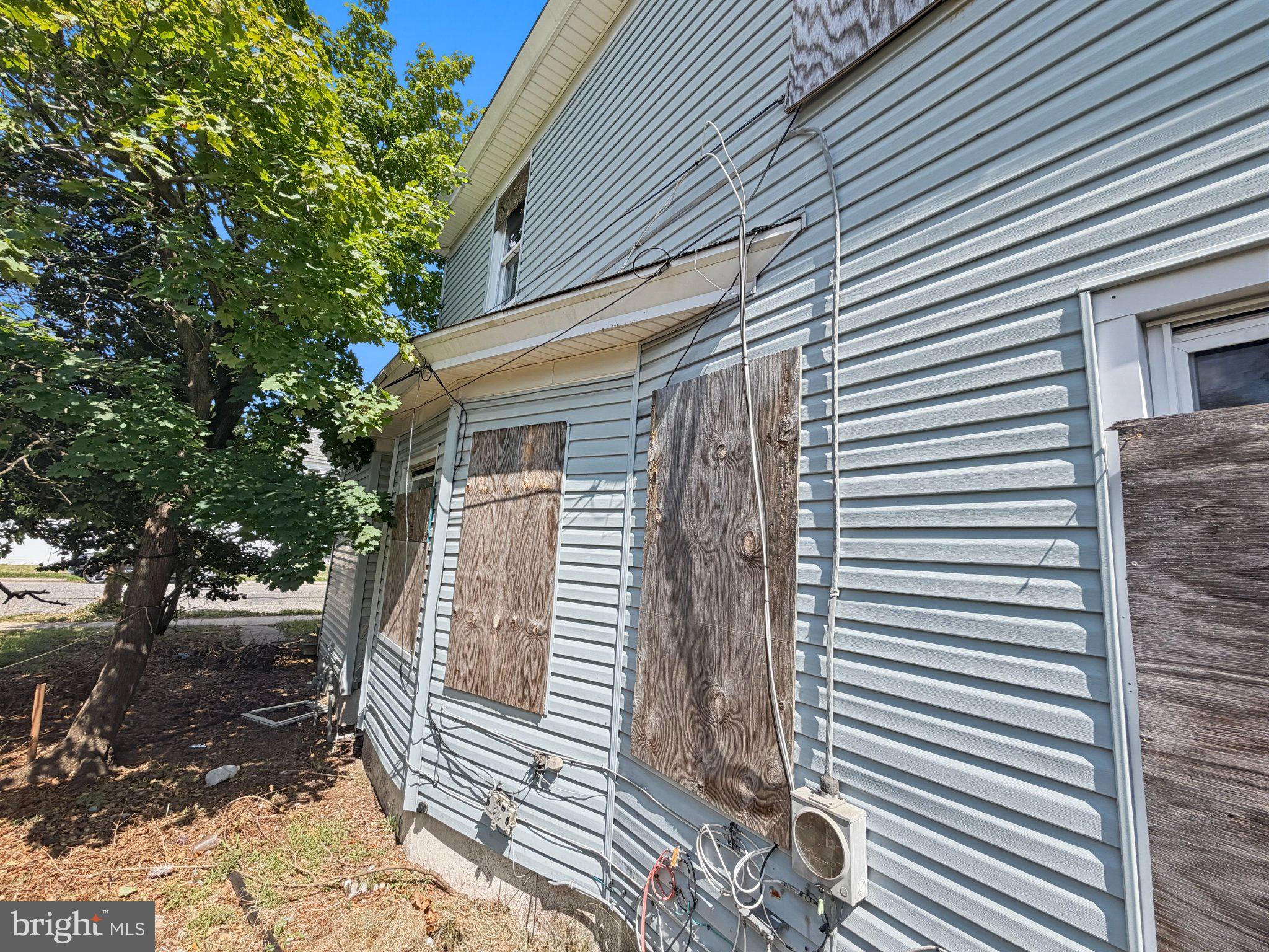 3 W MCNEAL STREET