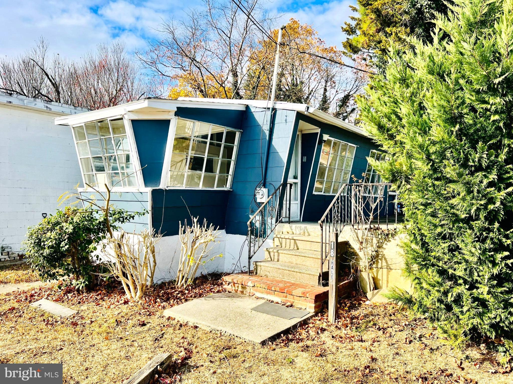 18 HALE DRIVE 24