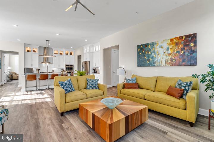 MARLBORO RIDING - Residential