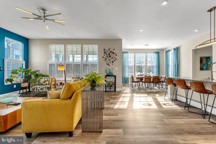 MARLBORO RIDING - Residential