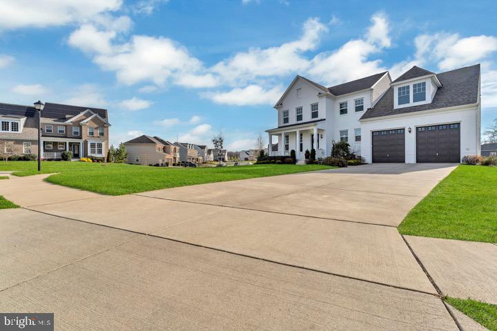 MARLBORO RIDING - Residential