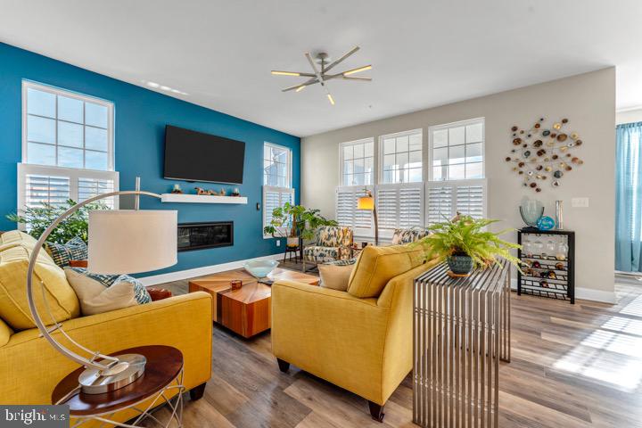 MARLBORO RIDING - Residential