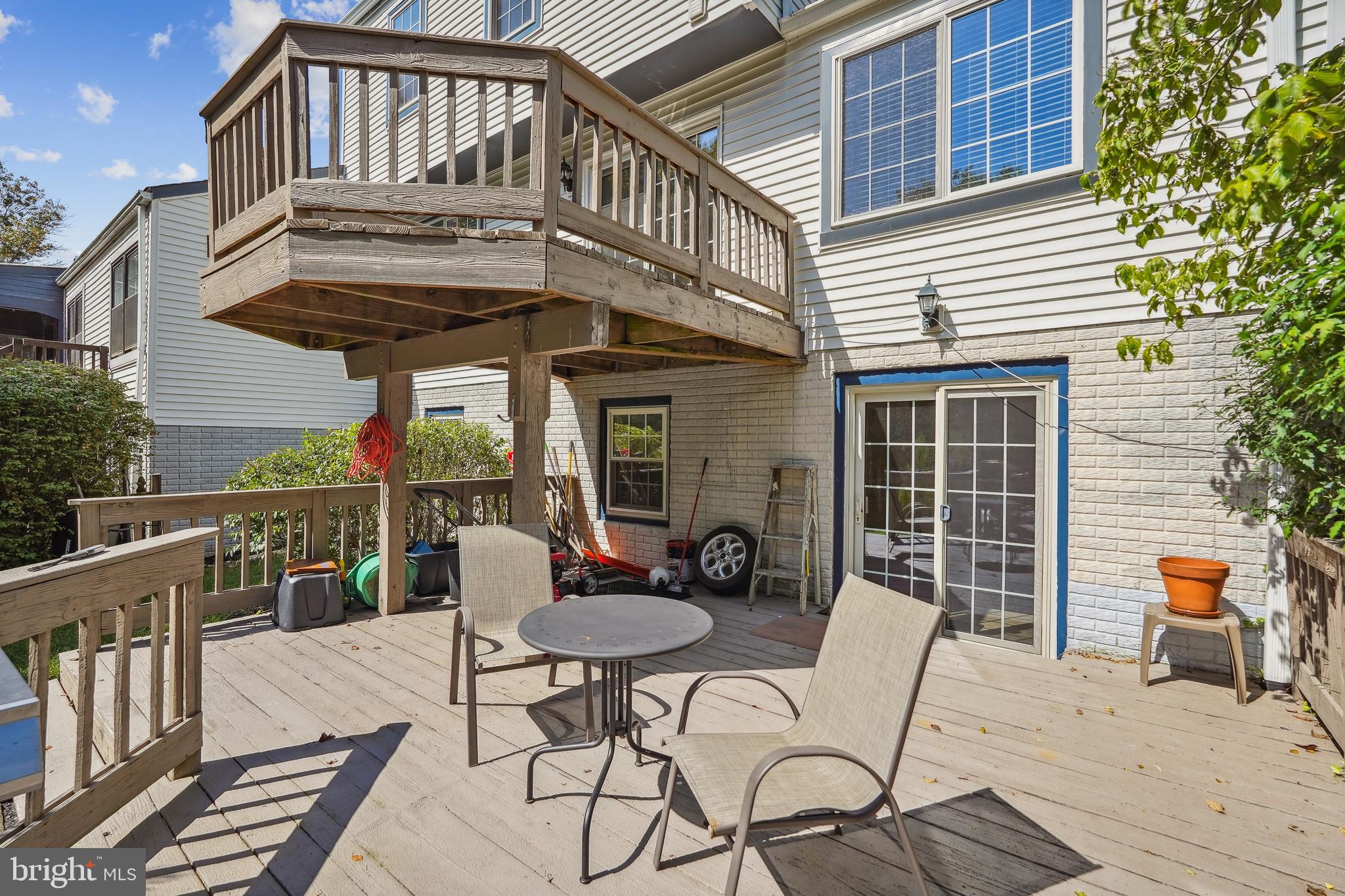 LAKE RIDGE - Residential