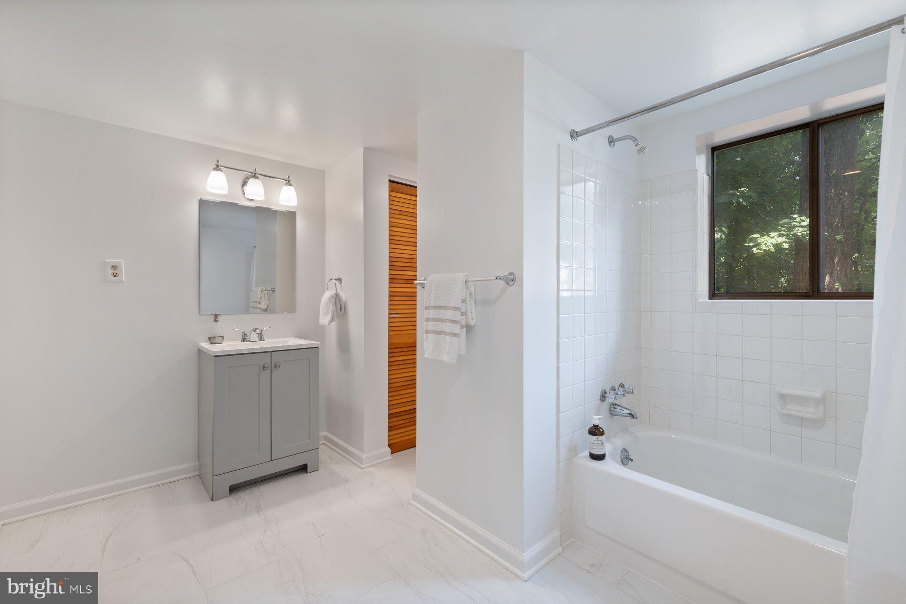 MC LEAN HUNT - Residential