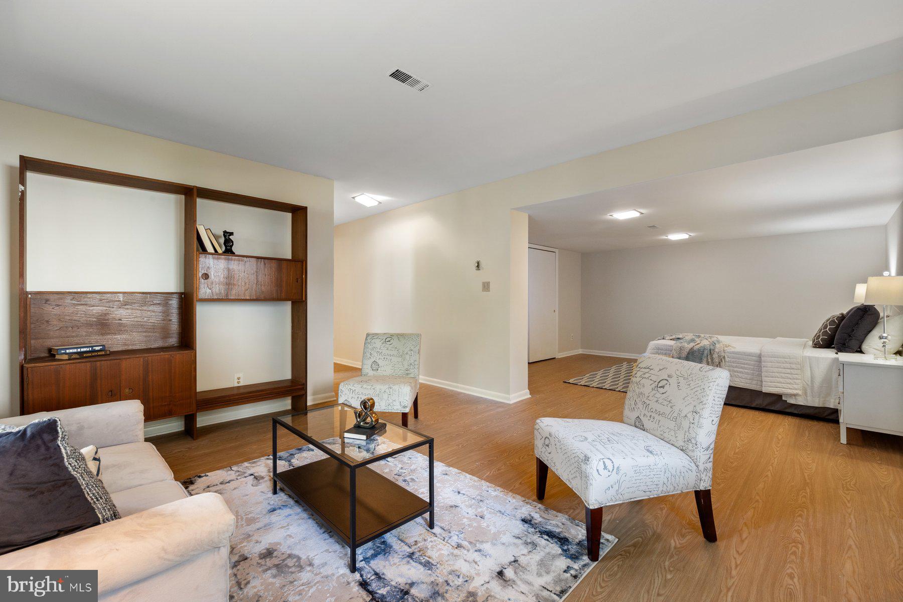 MC LEAN HUNT - Residential