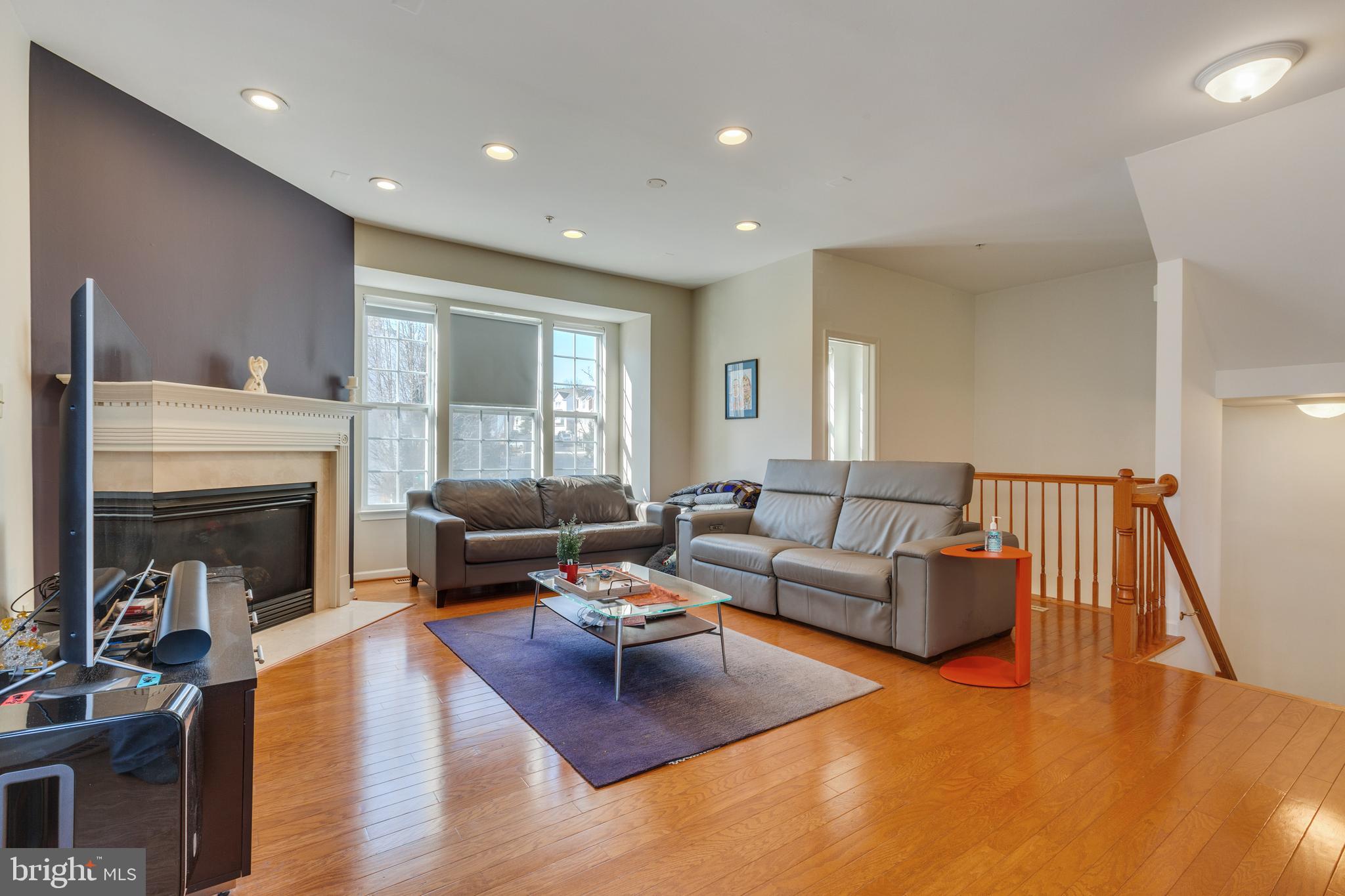 WATERS EDGE - Residential