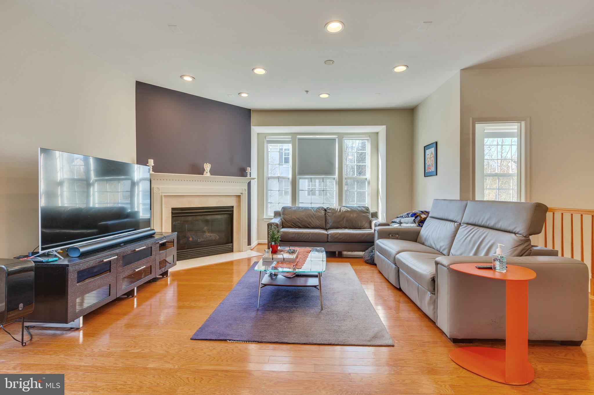 WATERS EDGE - Residential