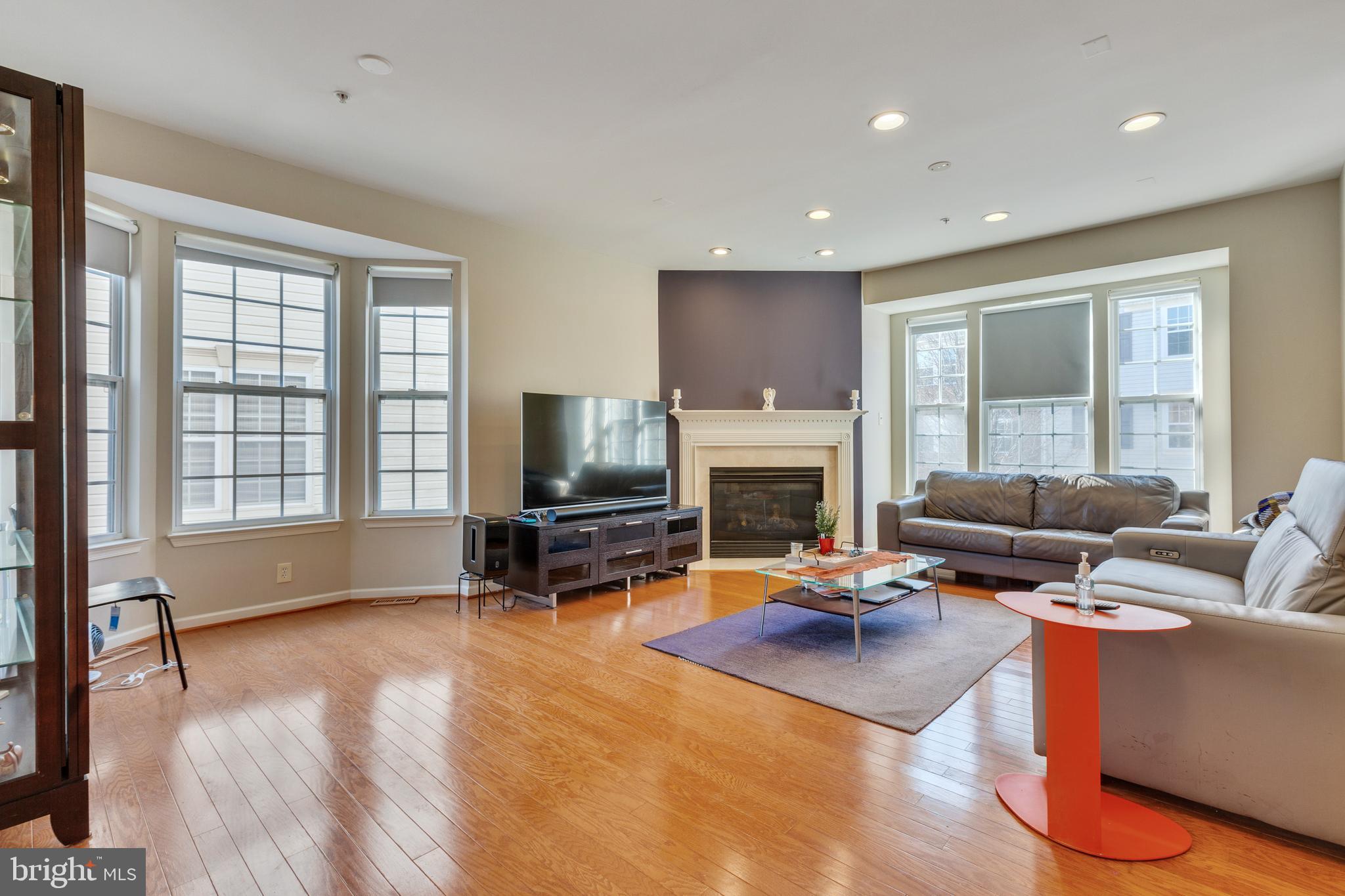 WATERS EDGE - Residential