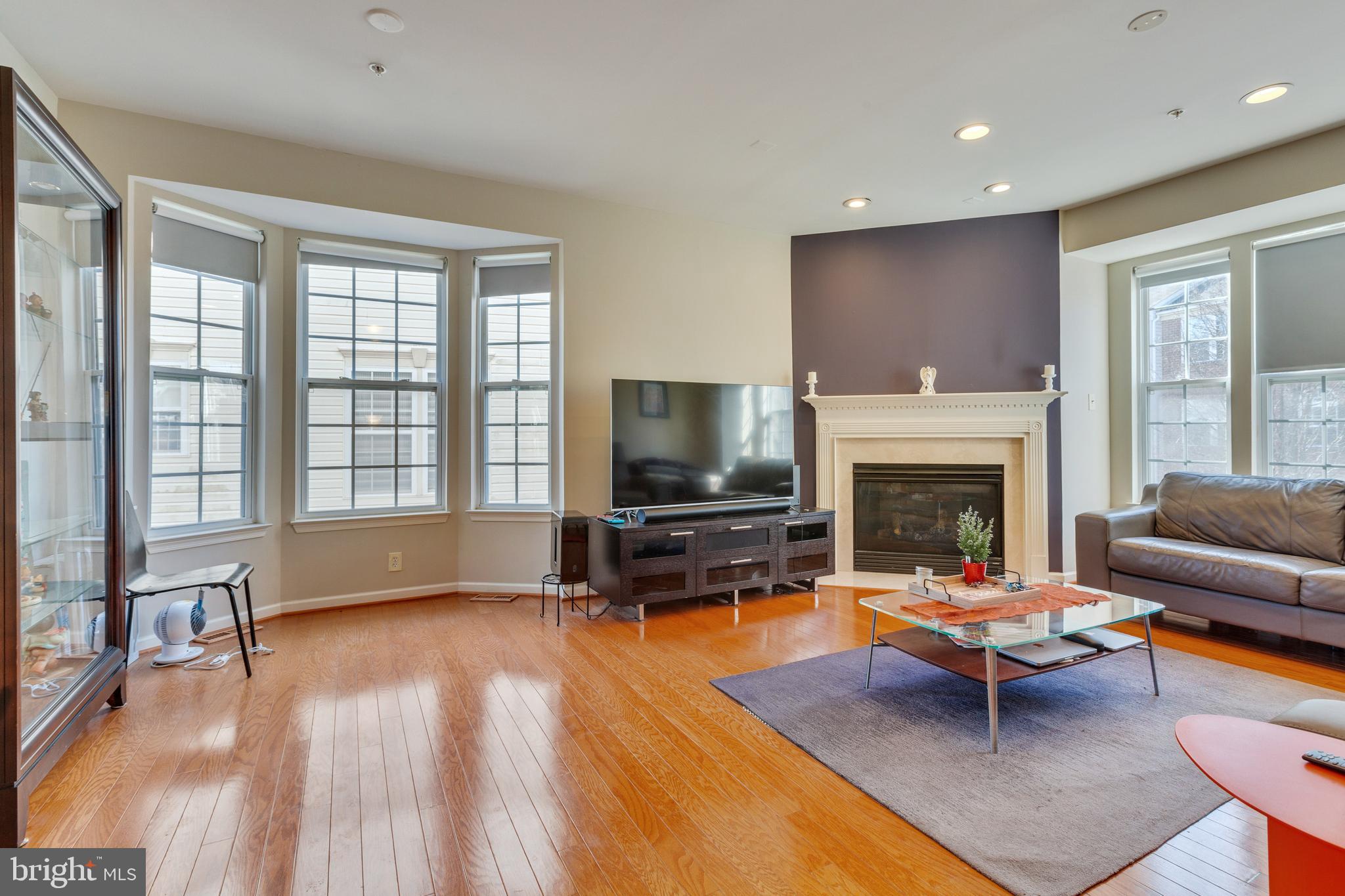 WATERS EDGE - Residential