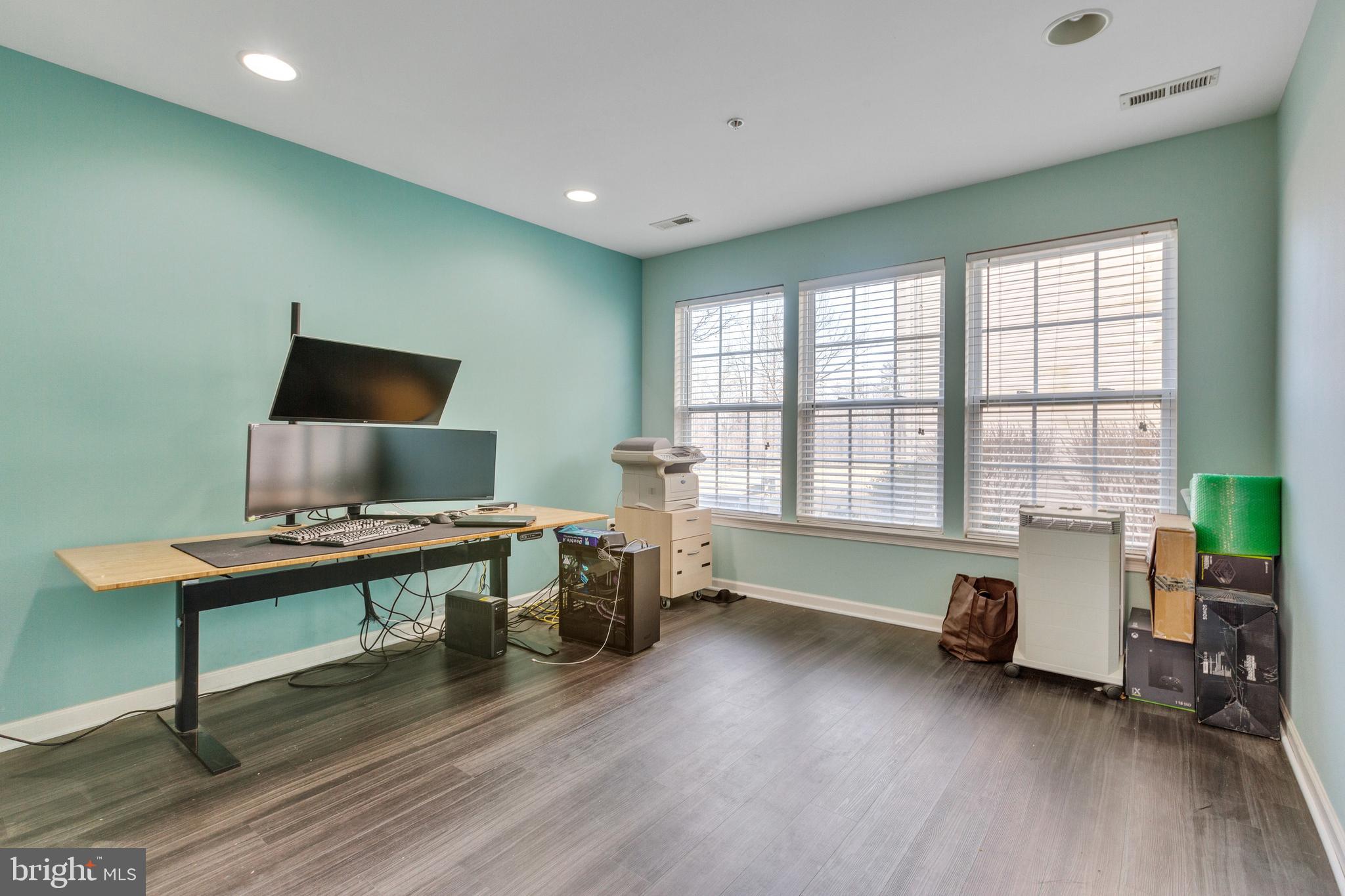 WATERS EDGE - Residential