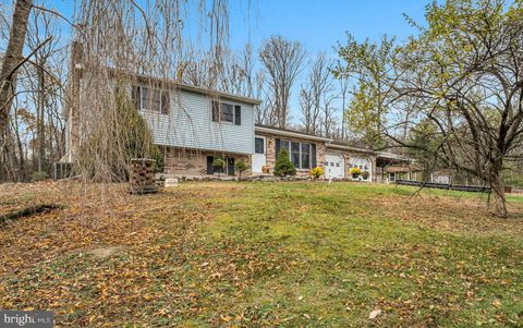 7494 SPRING ROAD NEW BLOOMFIELD PA 17068