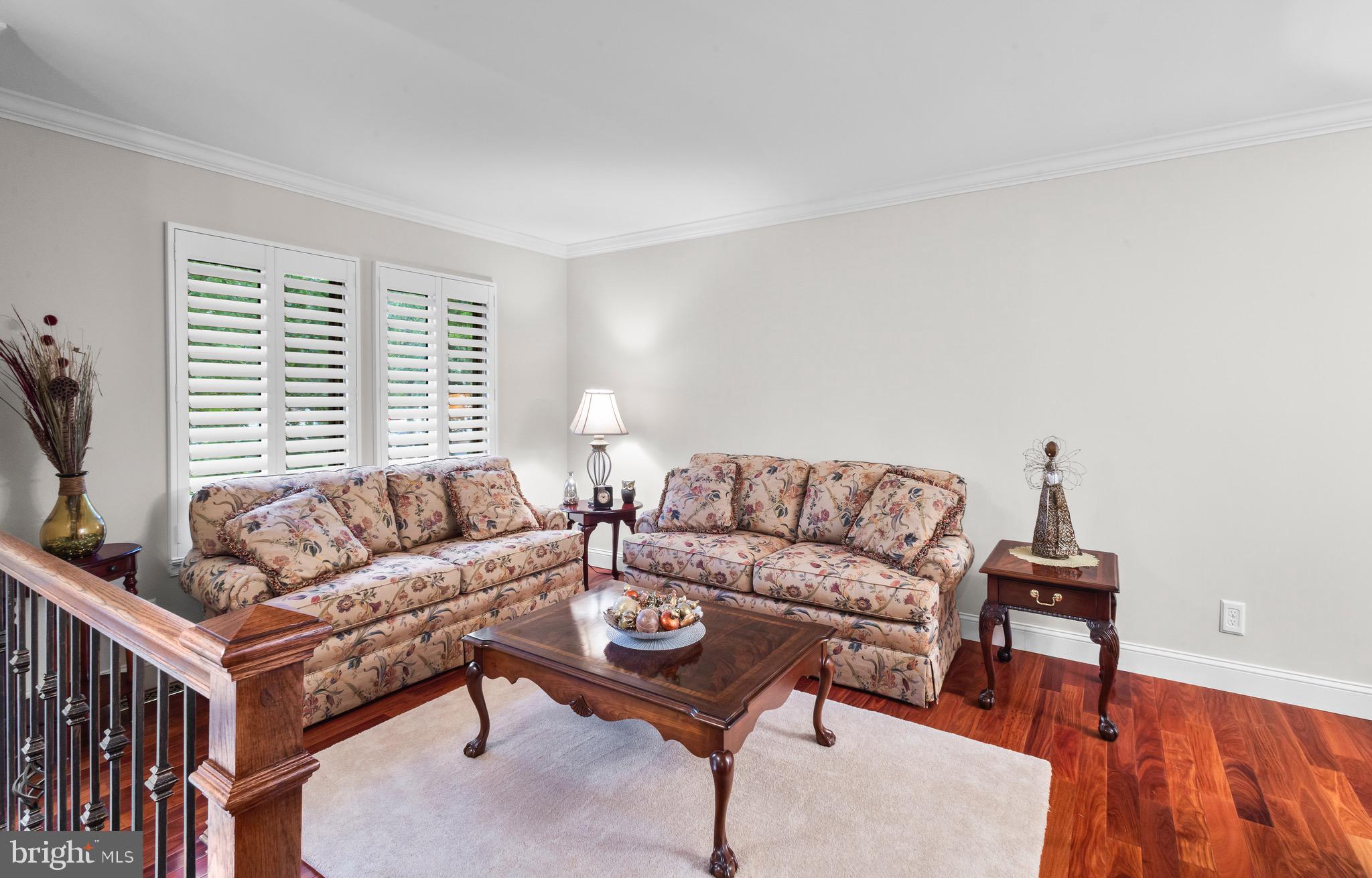 1204 IRIS AVENUE