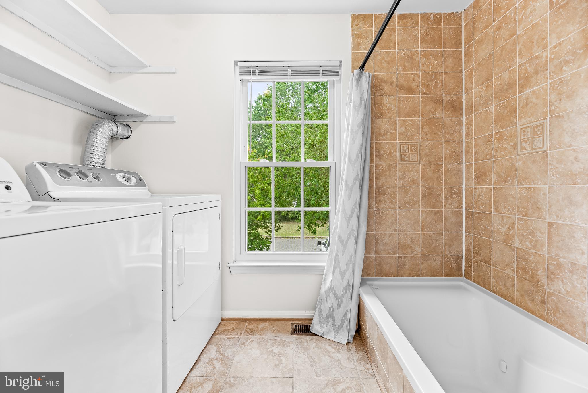 SHELTON SQUARE SUB - Residential