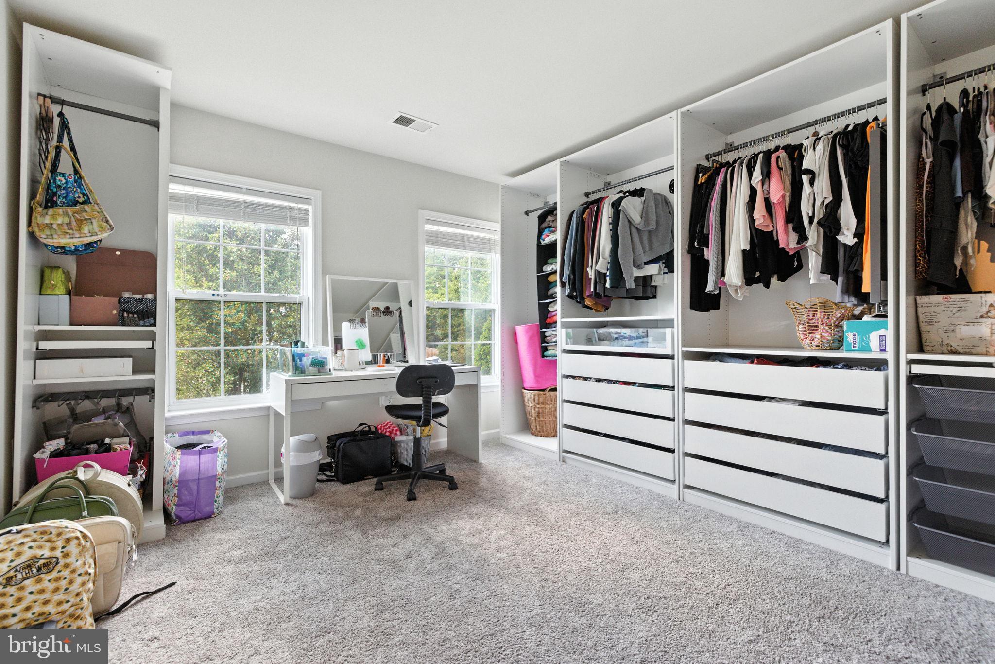 WOLFORD WOODS - Residential