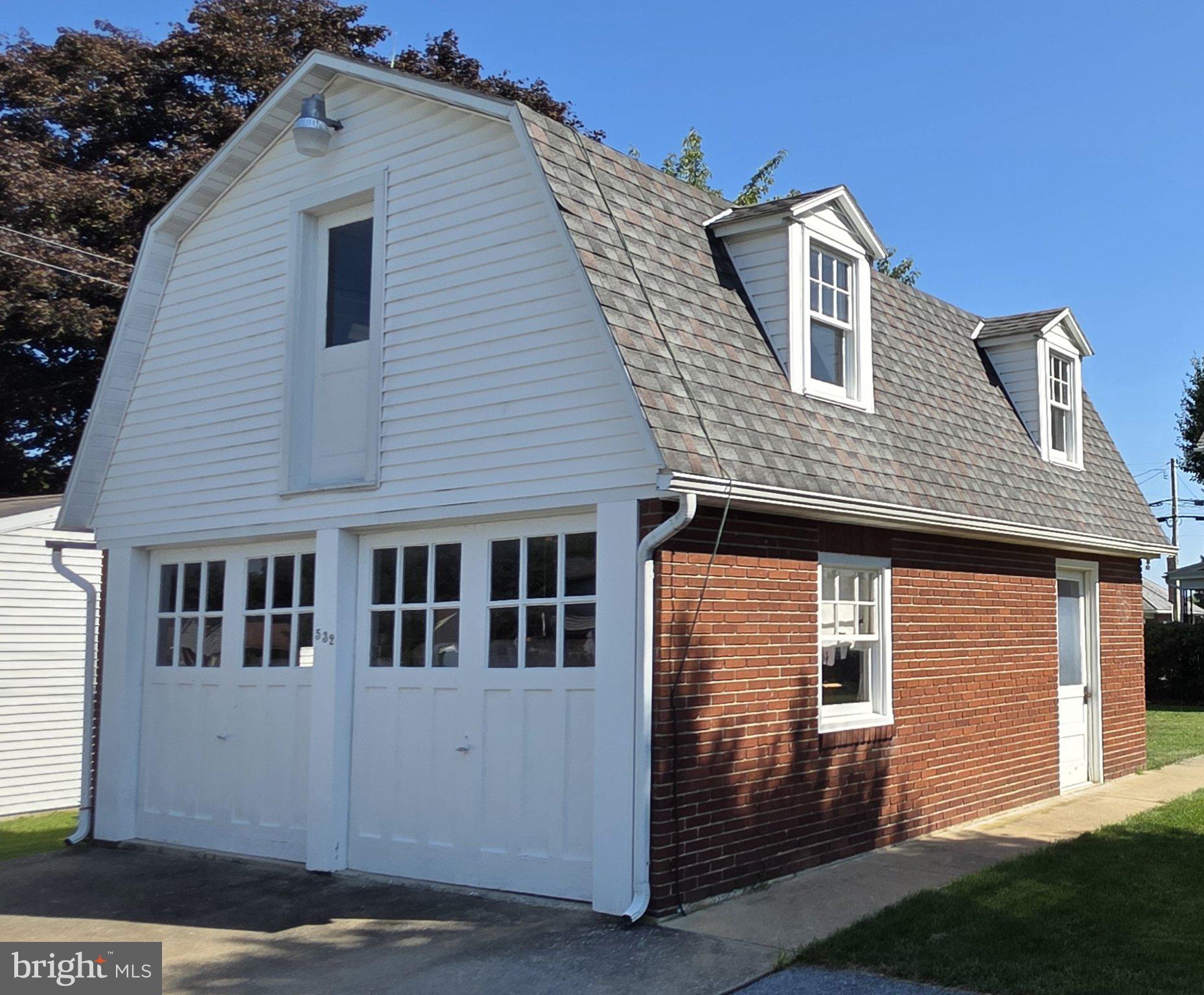532 S 4TH STREET