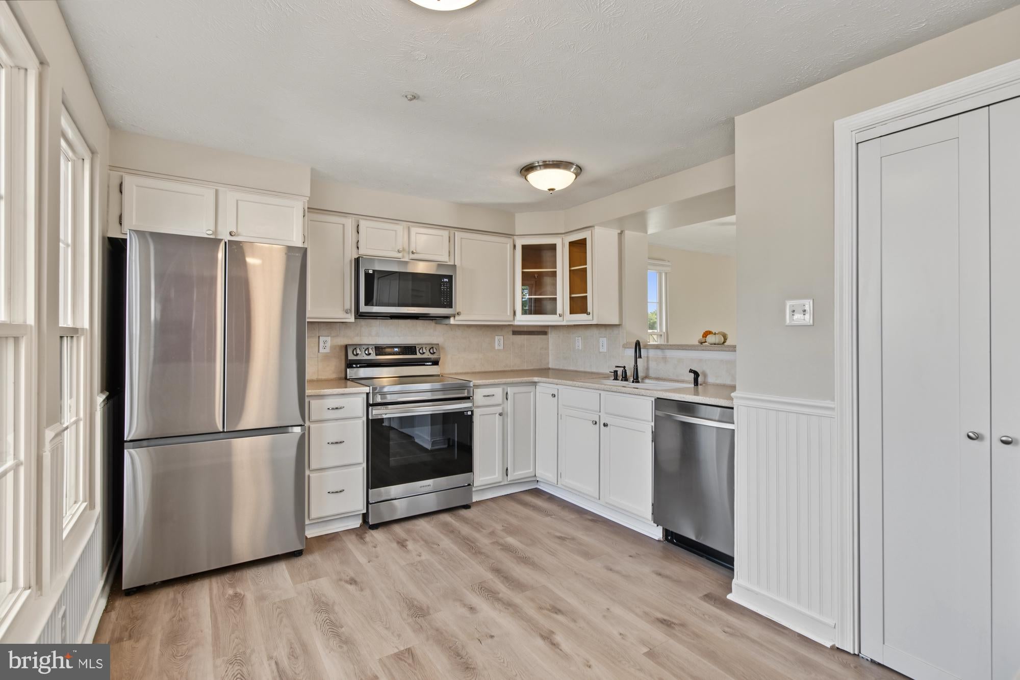 941 GAINSBOROUGH COURT