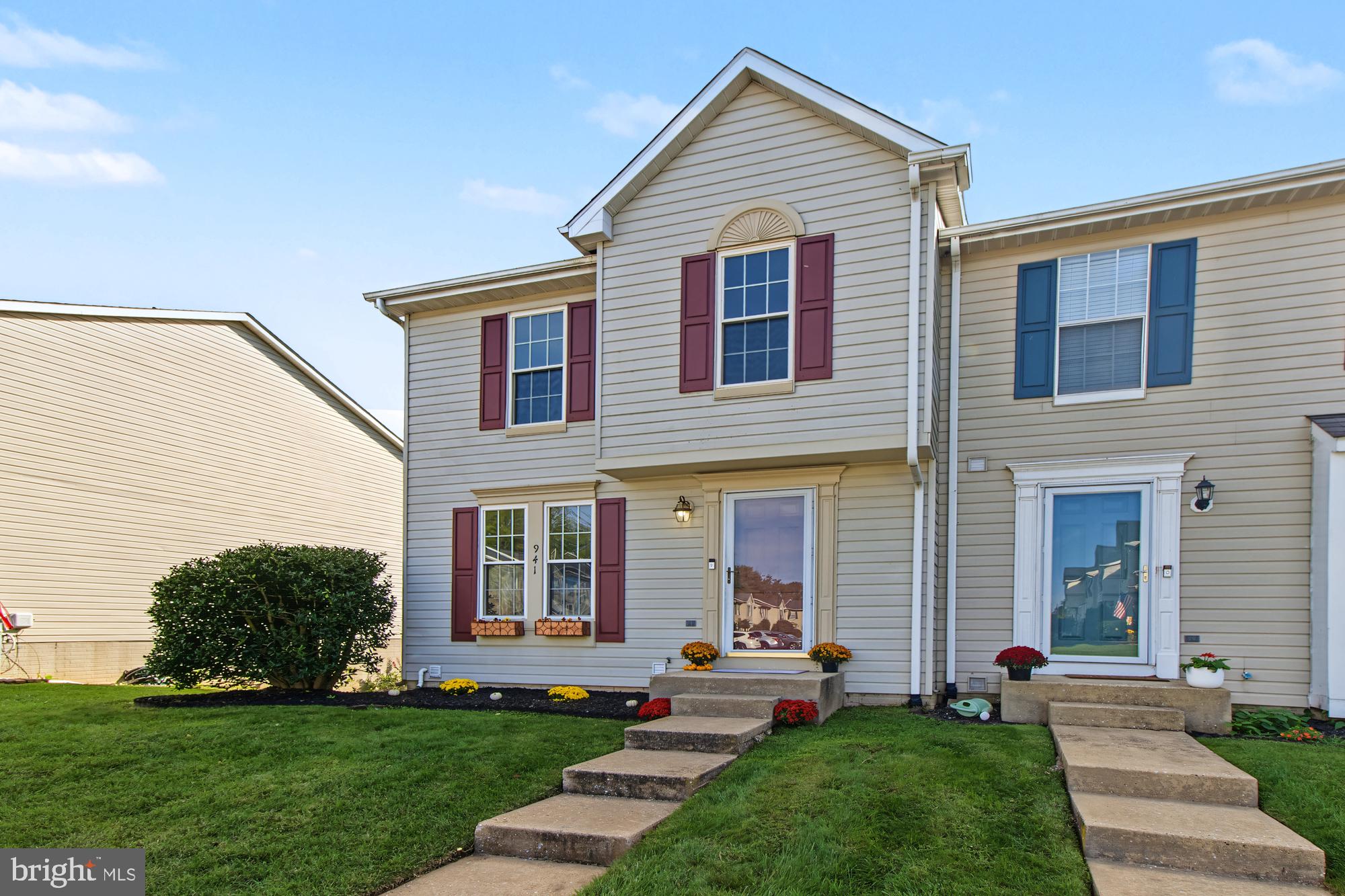 941 GAINSBOROUGH COURT