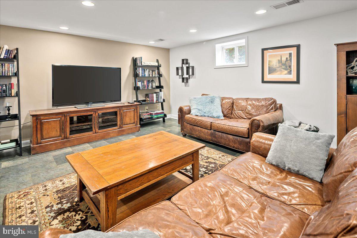 MONTICELLO PARK - Residential