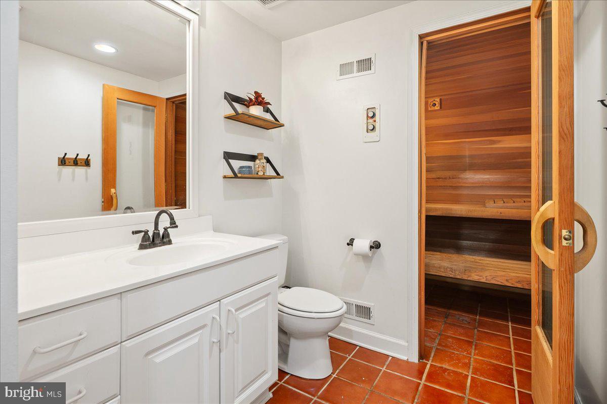 MONTICELLO PARK - Residential