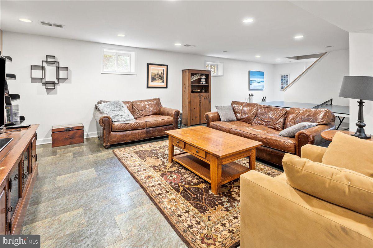 MONTICELLO PARK - Residential