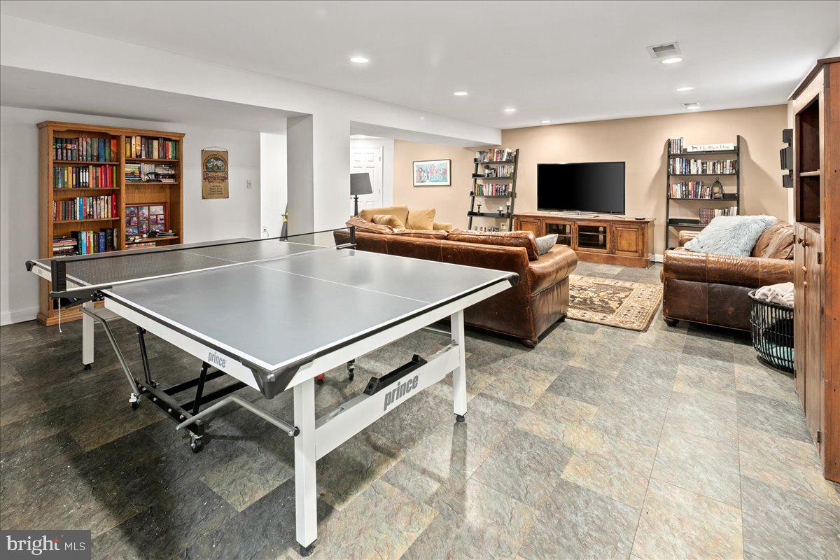 MONTICELLO PARK - Residential