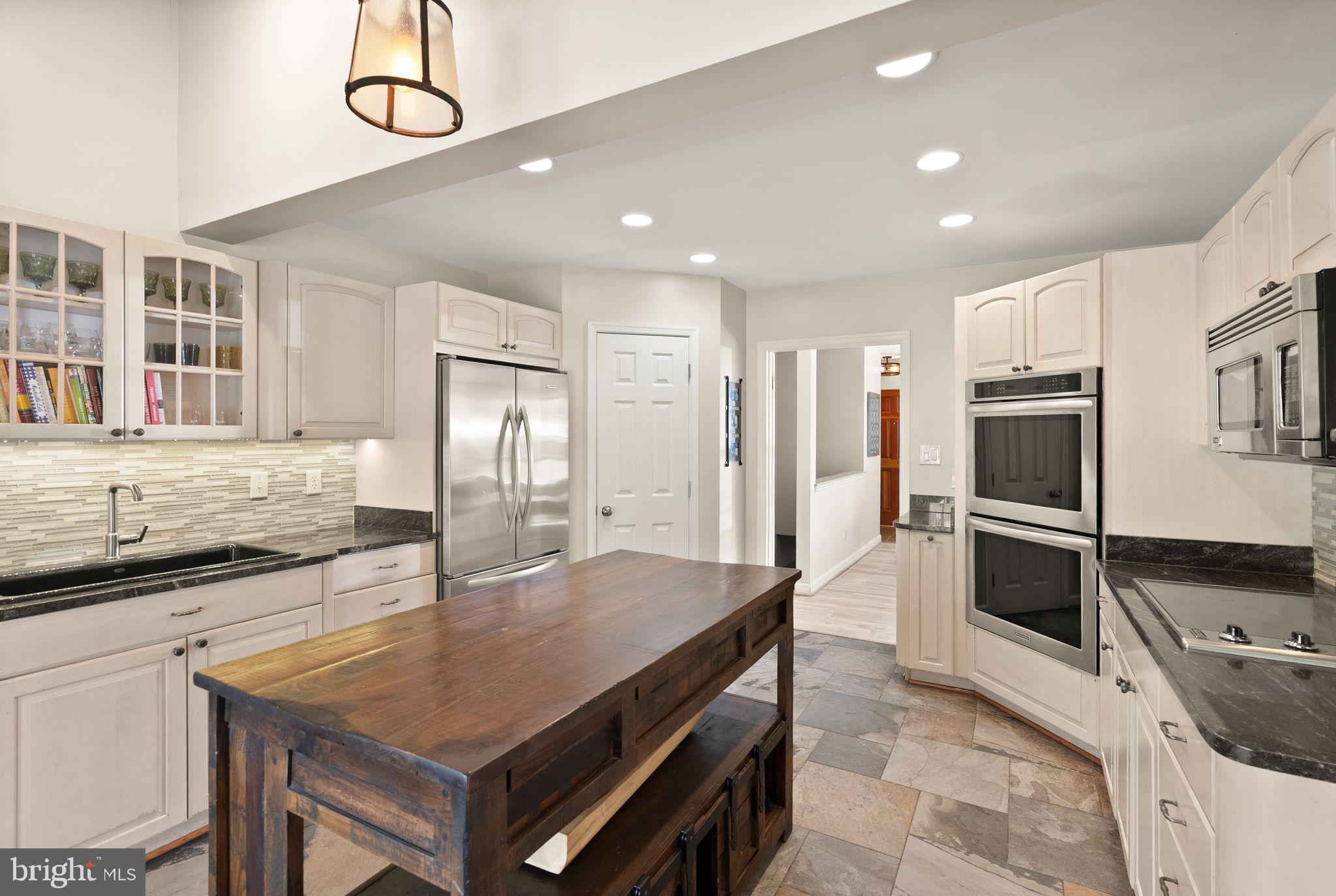 MONTICELLO PARK - Residential