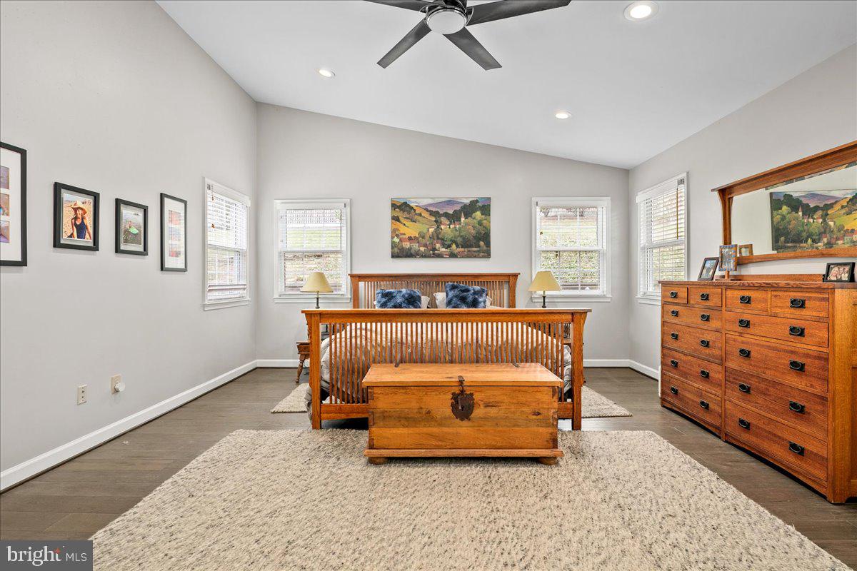 MONTICELLO PARK - Residential