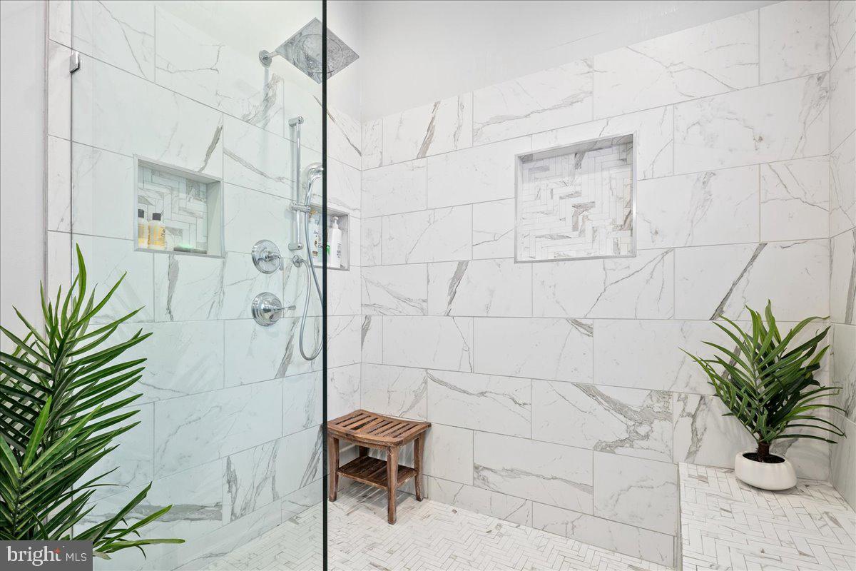 MONTICELLO PARK - Residential