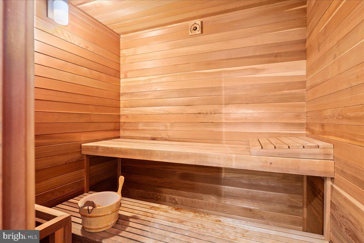 MONTICELLO PARK - Residential