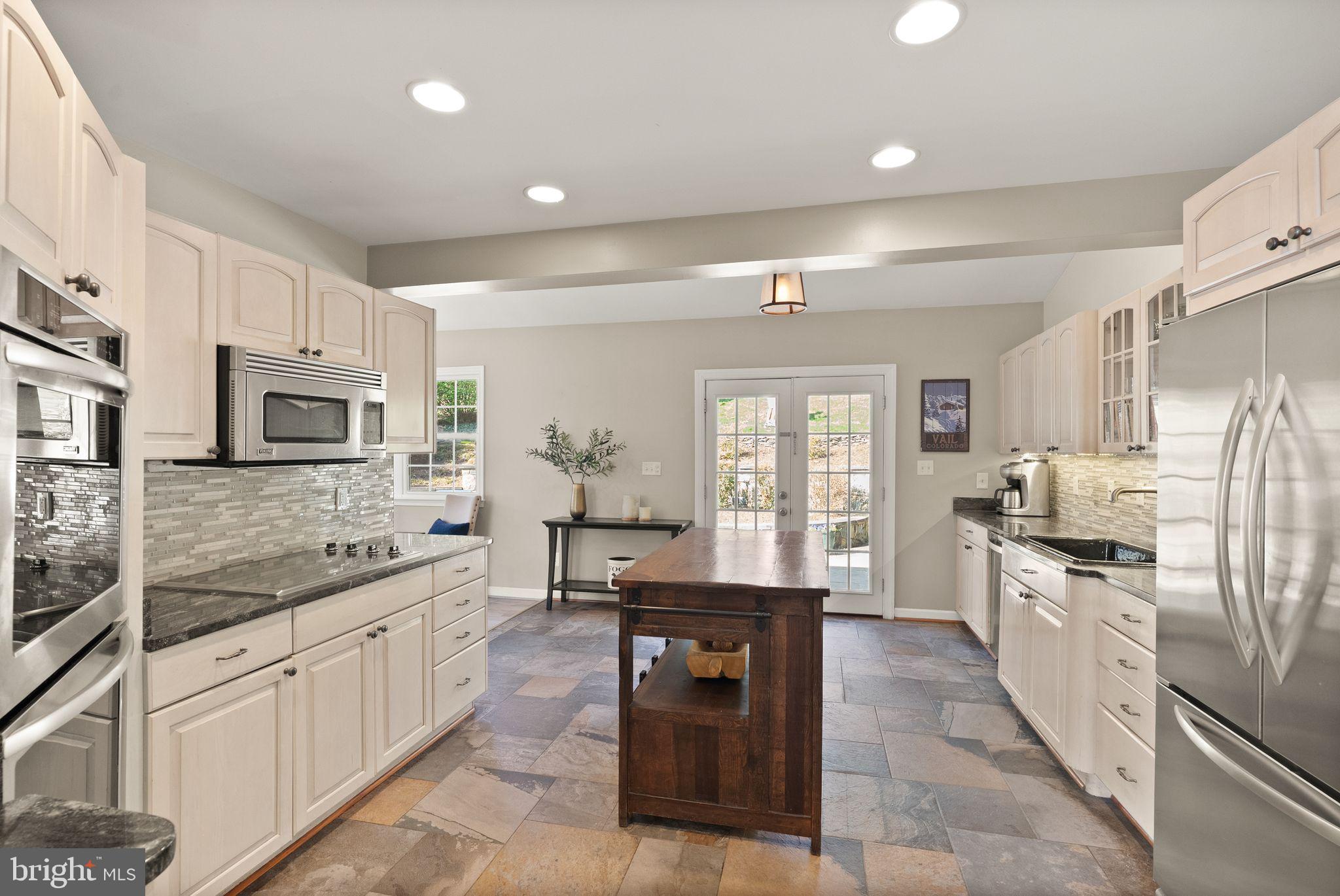 MONTICELLO PARK - Residential