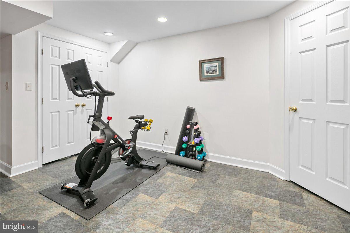 MONTICELLO PARK - Residential