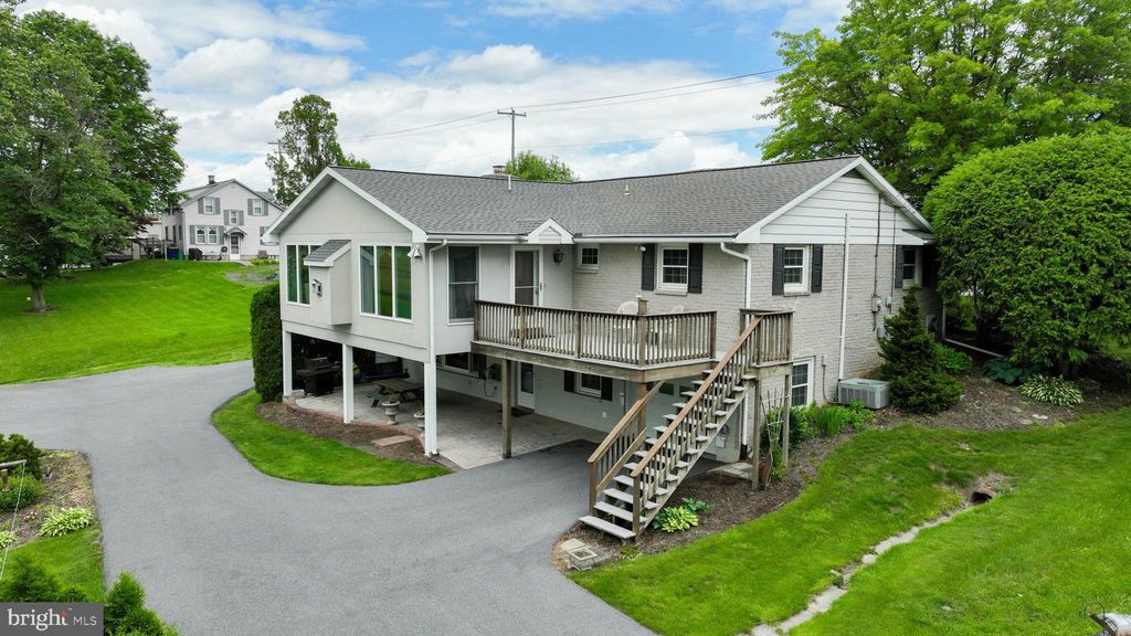 Photo of 918 Lebanon Road, MANHEIM, PA 17545 (MLS # PALA2070322)