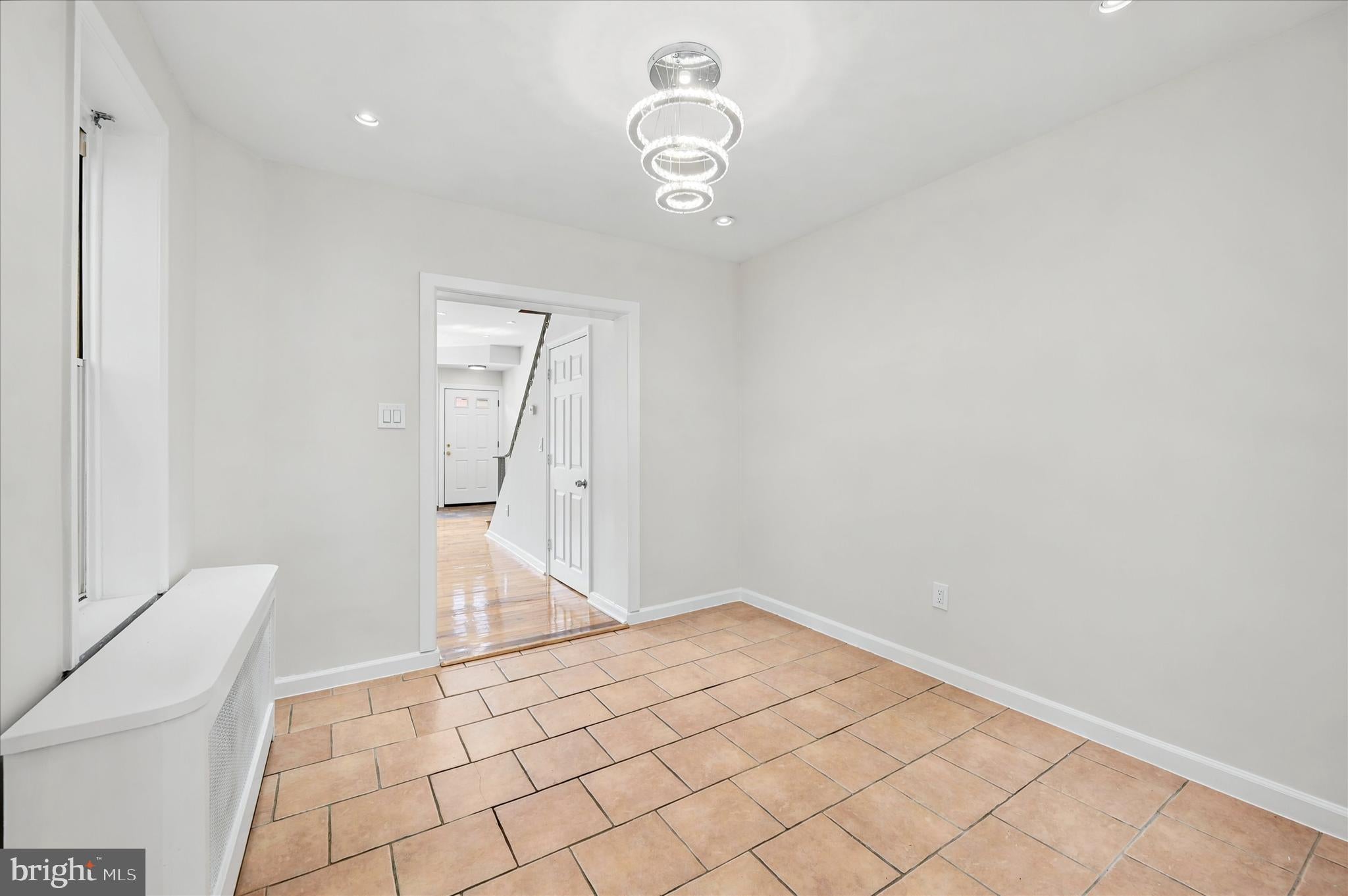 3052 ARAMINGO AVENUE