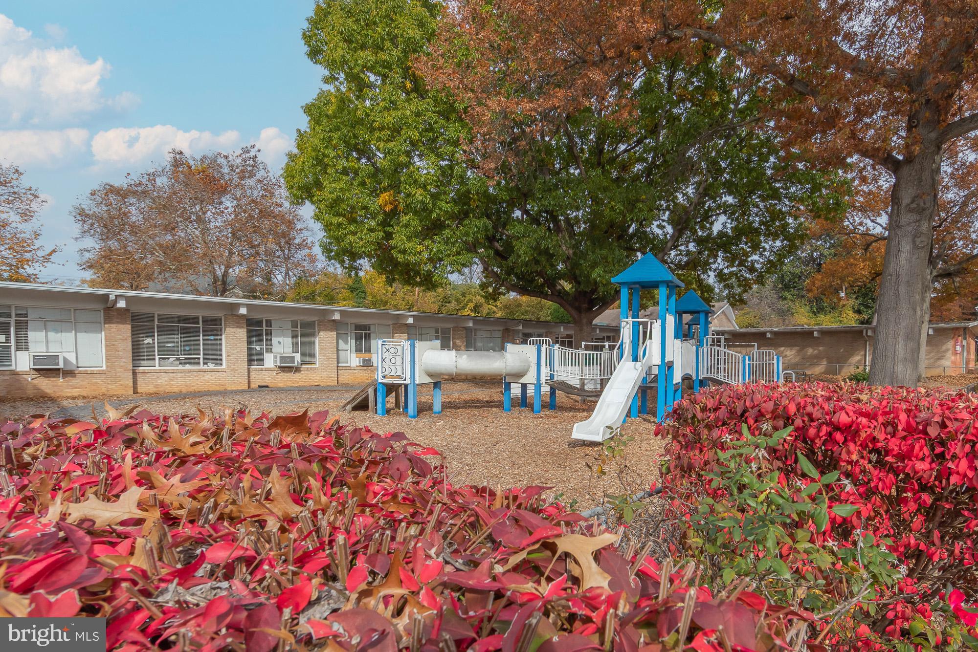 AYRLAWN - Residential