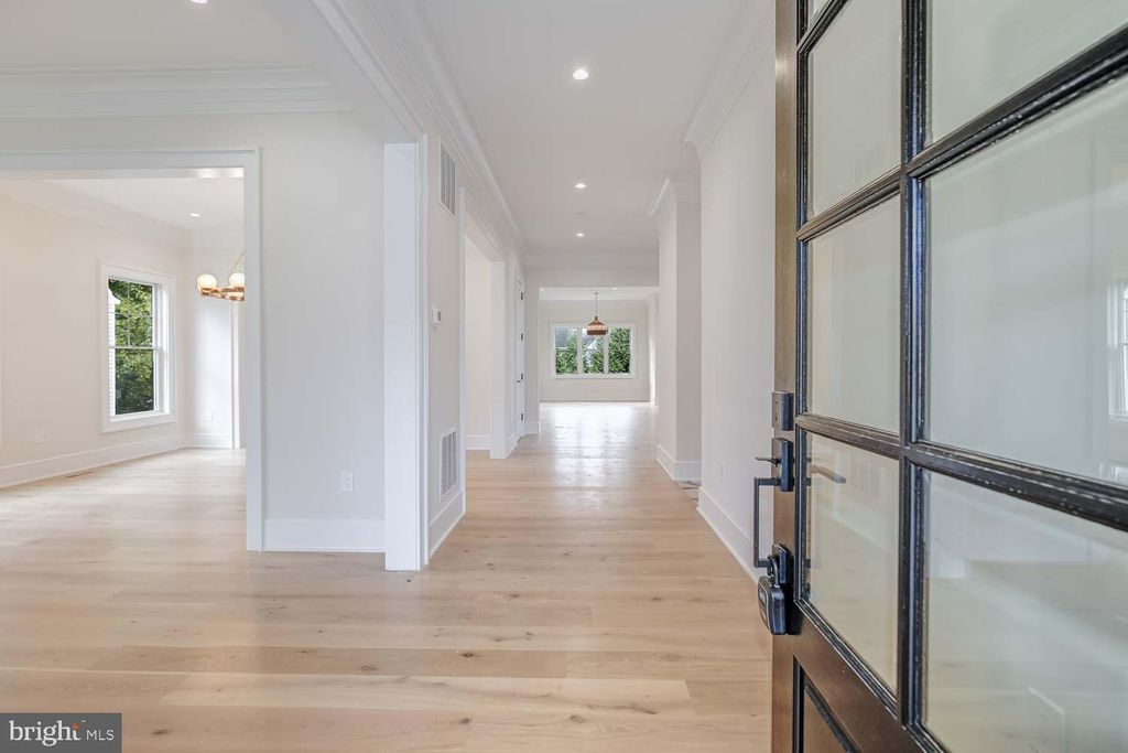 Photo of 6012 Sonoma Road, BETHESDA, MD 20817 (MLS # MDMC2205492)