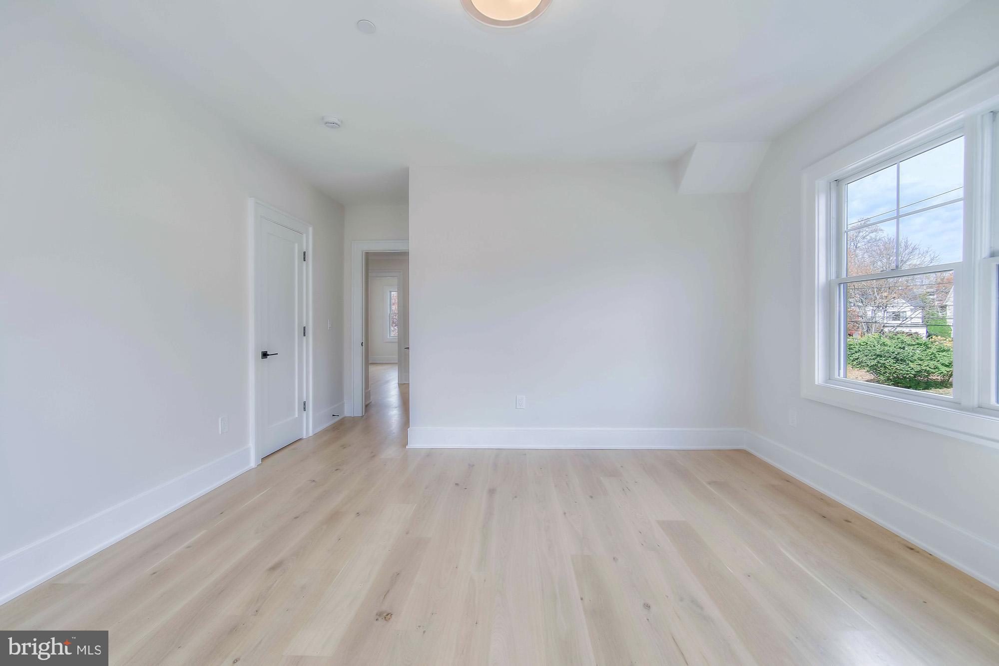 AYRLAWN - Residential