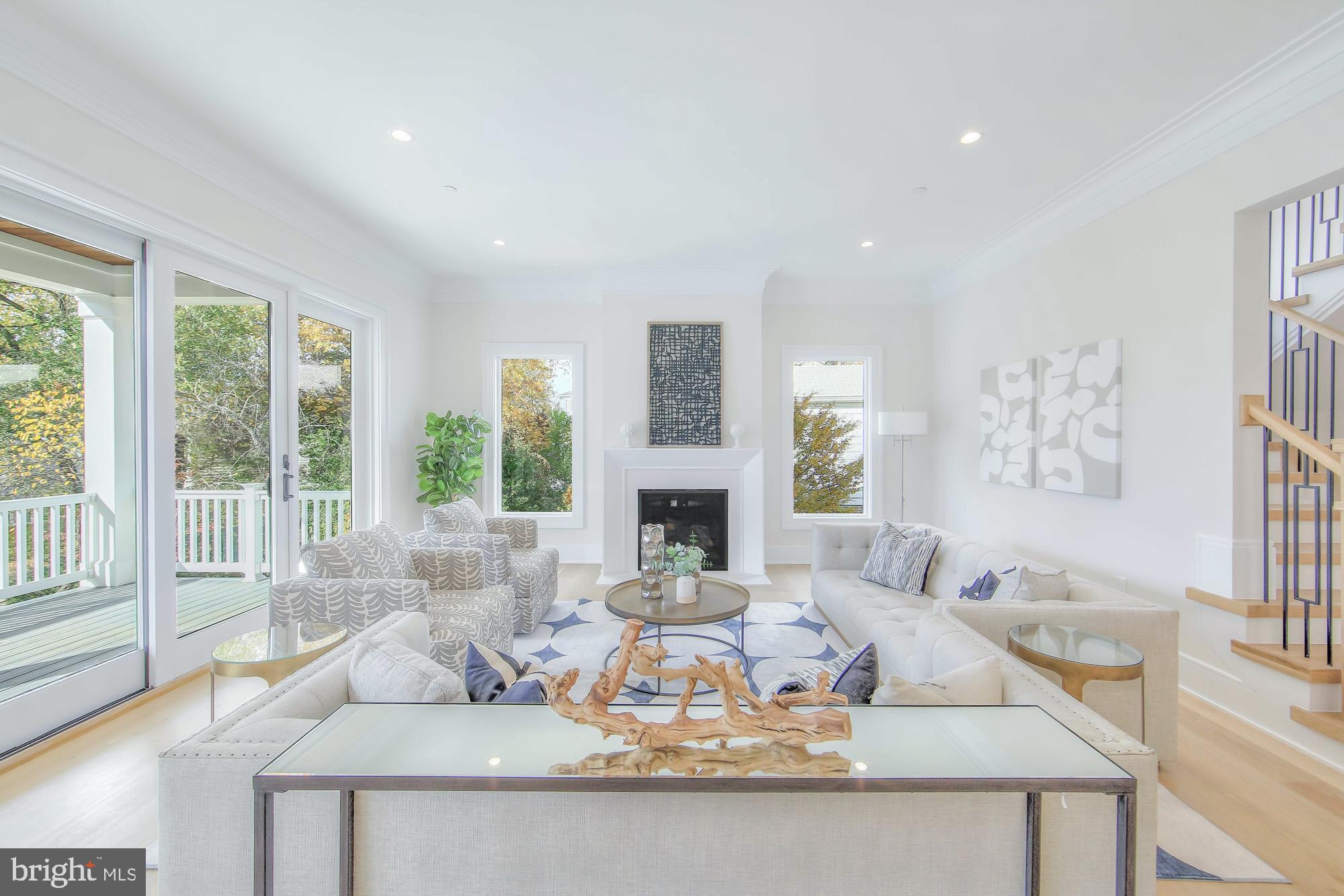 AYRLAWN - Residential