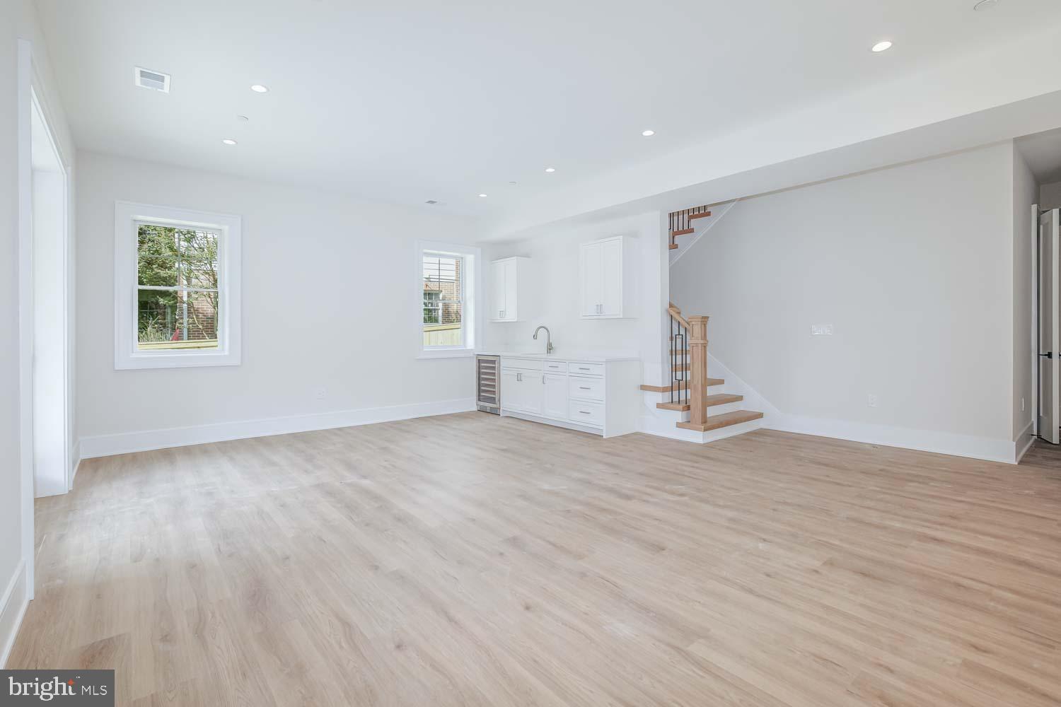 AYRLAWN - Residential