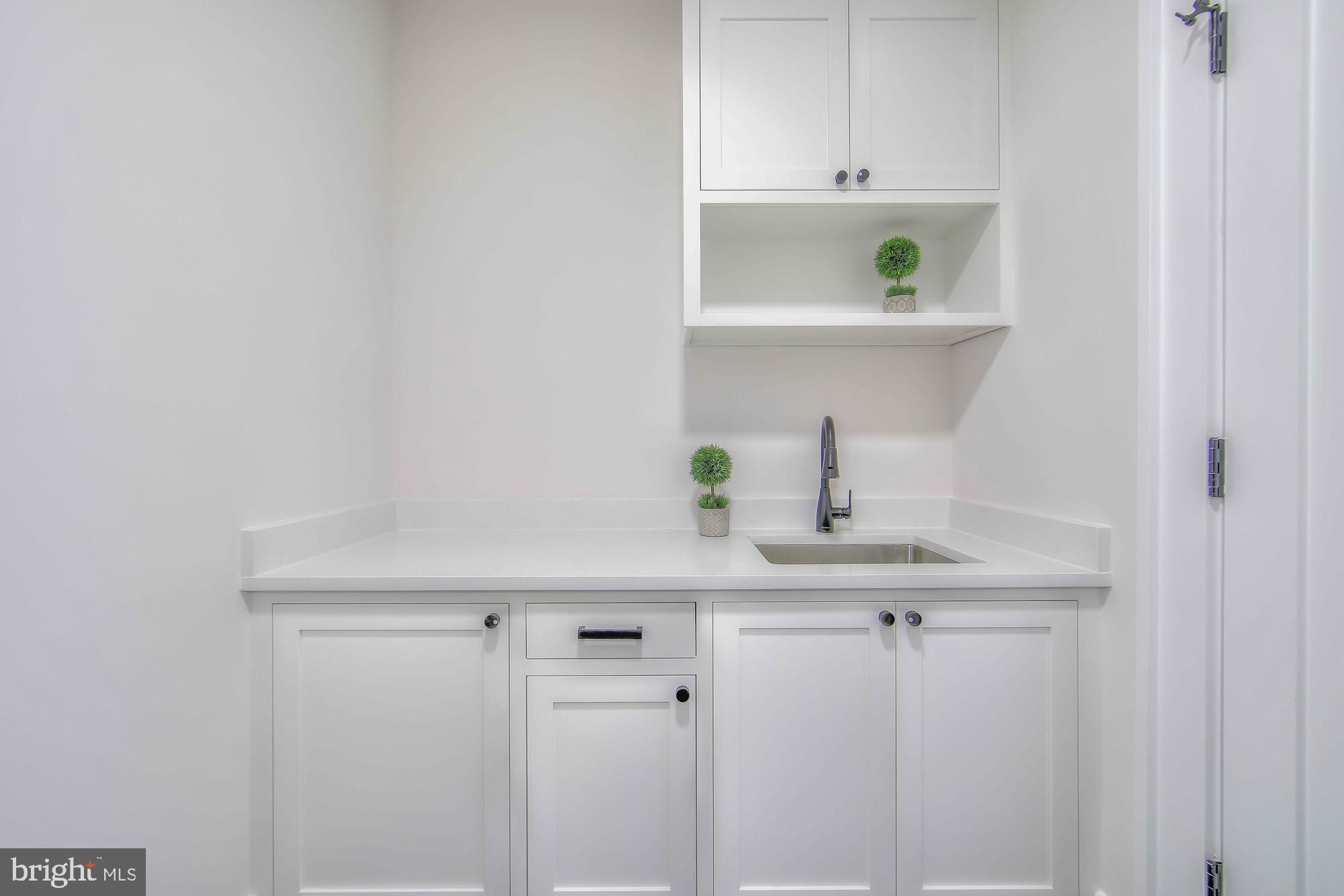 AYRLAWN - Residential