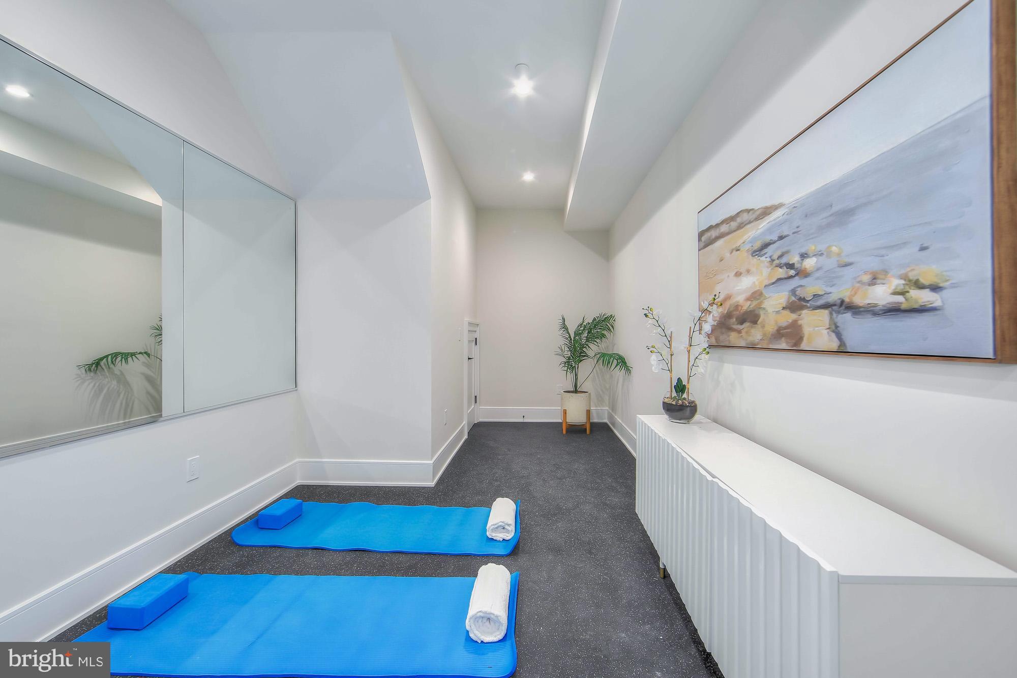 AYRLAWN - Residential