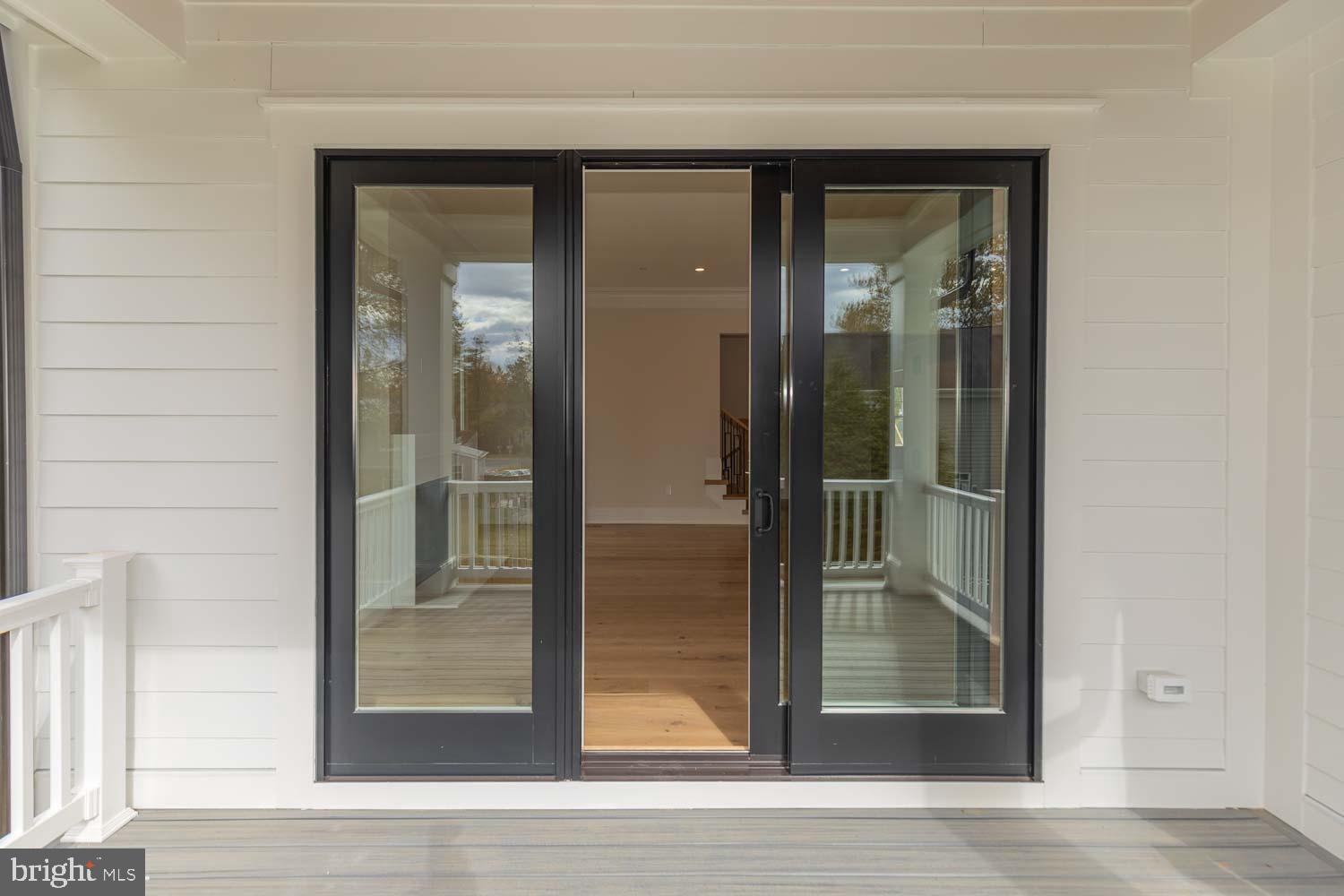 AYRLAWN - Residential