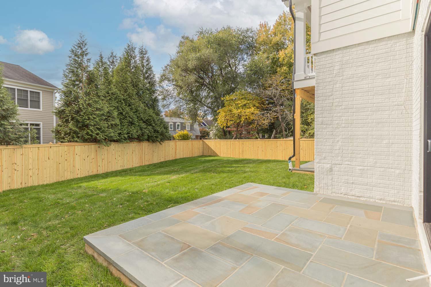 AYRLAWN - Residential