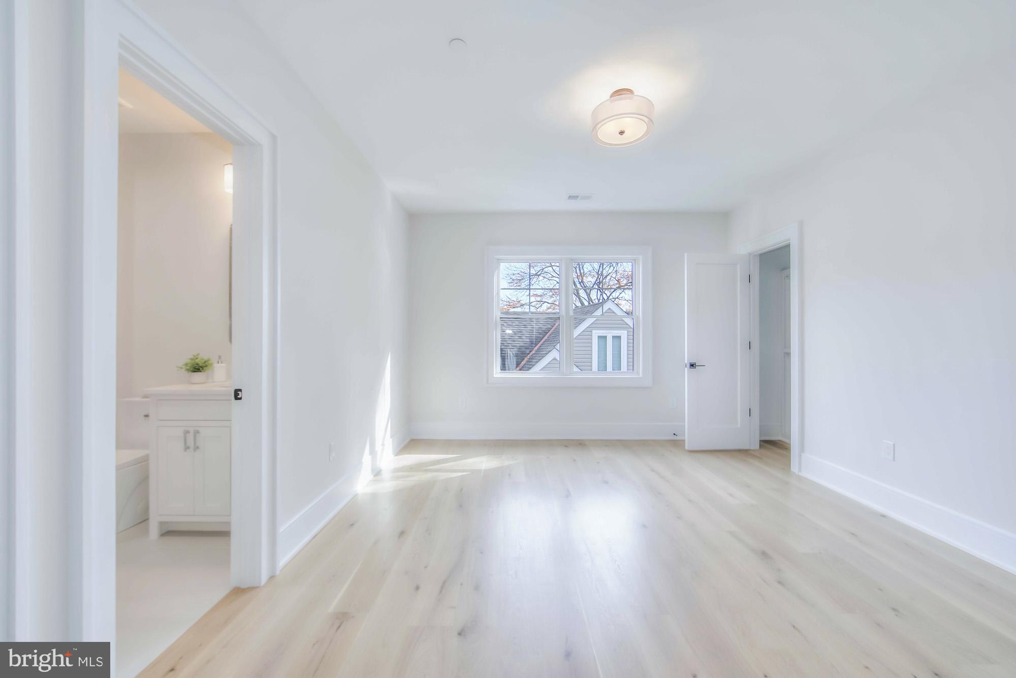 AYRLAWN - Residential