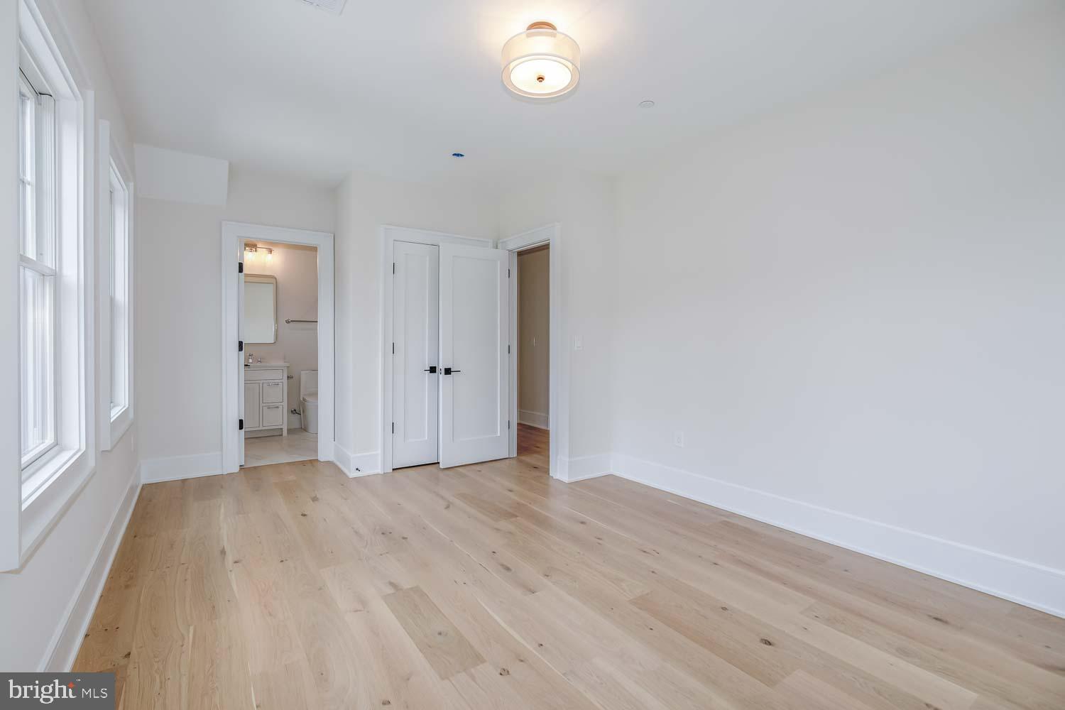 AYRLAWN - Residential