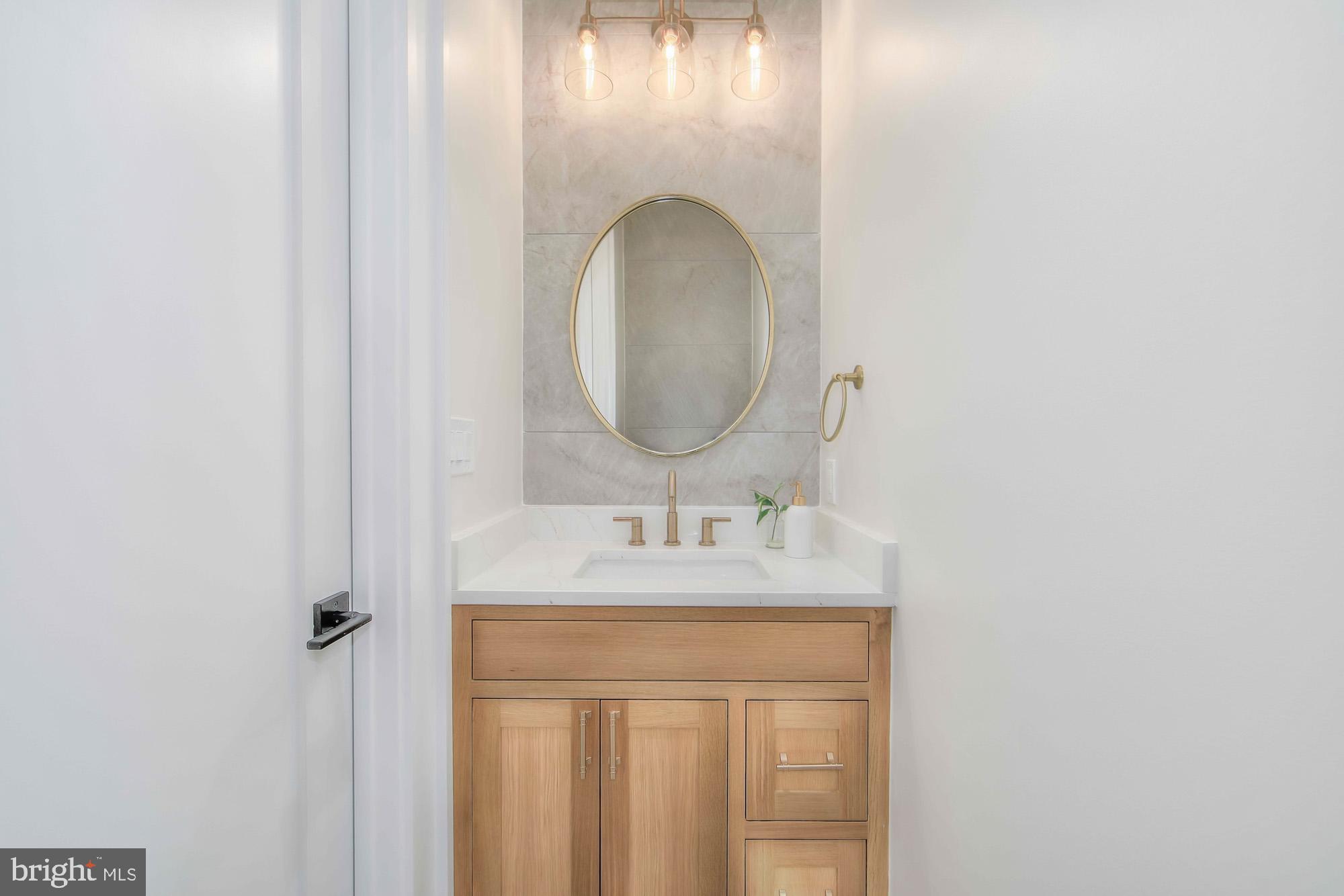 AYRLAWN - Residential