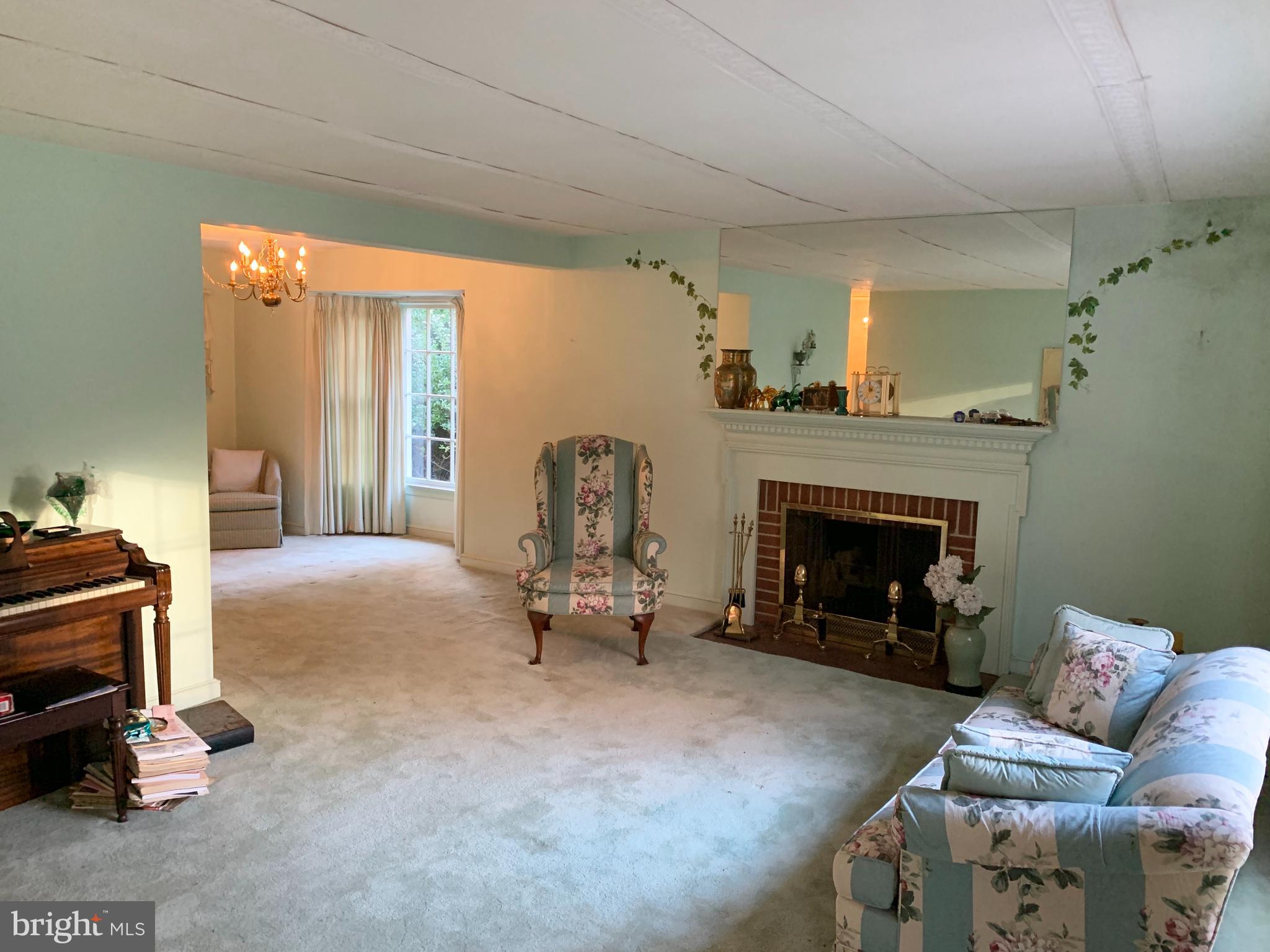 BROYHILL HILLS - Residential